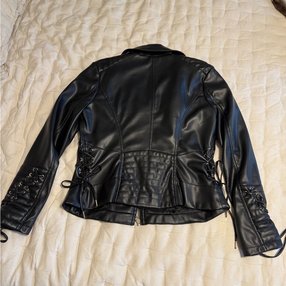✨ GUESS Black Faux Leather Moto Jacket — Exquisite Quilting  — Size Medium ✨ - Picture 3 of 10